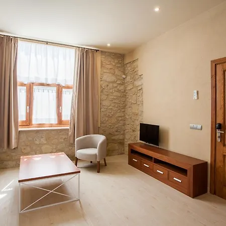 Petit Apartment Pals