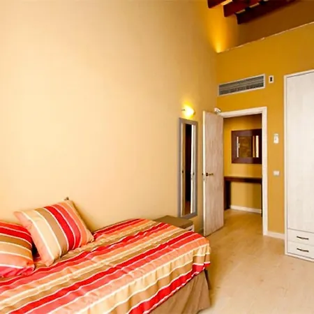 Petit Apartment *