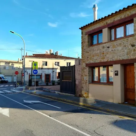 Petit Apartment Pals