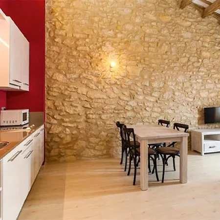 Petit Apartment Pals